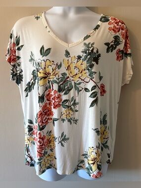 EUC Maurices Floral Open Draped Back Plus Size Stretch Top Feminine Size 1x XL
